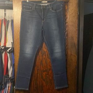 Levi’s 311 Shaping Skinny 34